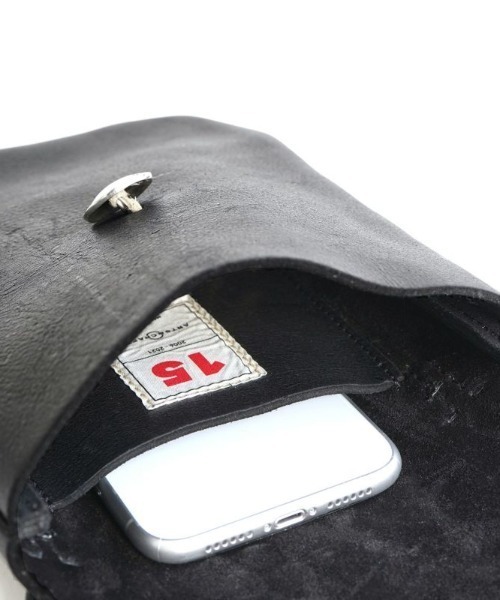 ARTS & CRAFTS(アーツアンドクラフト)の「アーツアンドクラフツ / 15th KUDU FLAT SHOULDER S / 15th クードゥー フラットショルダーエス(ショルダーバッグ・レディース・ベージュ/ブラック・FREE)」の4枚目の写真