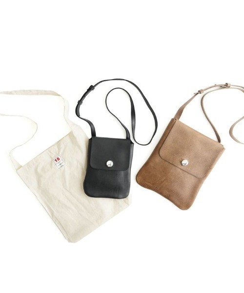 ARTS & CRAFTS(アーツアンドクラフト)の「アーツアンドクラフツ / 15th KUDU FLAT SHOULDER S / 15th クードゥー フラットショルダーエス(ショルダーバッグ・レディース・ベージュ/ブラック・FREE)」の14枚目の写真