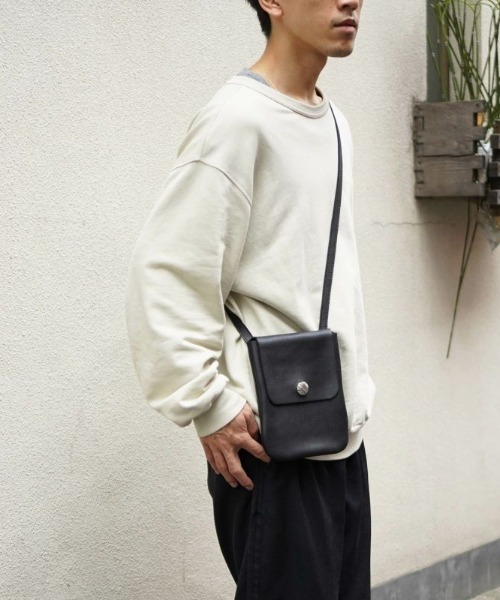 ARTS & CRAFTS(アーツアンドクラフト)の「アーツアンドクラフツ / 15th KUDU FLAT SHOULDER S / 15th クードゥー フラットショルダーエス(ショルダーバッグ・レディース・ベージュ/ブラック・FREE)」の16枚目の写真