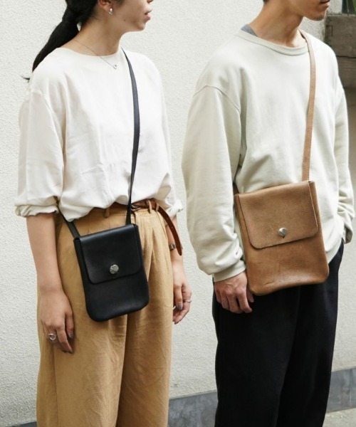 ARTS & CRAFTS(アーツアンドクラフト)の「アーツアンドクラフツ / 15th KUDU FLAT SHOULDER S / 15th クードゥー フラットショルダーエス(ショルダーバッグ・レディース・ベージュ/ブラック・FREE)」の18枚目の写真