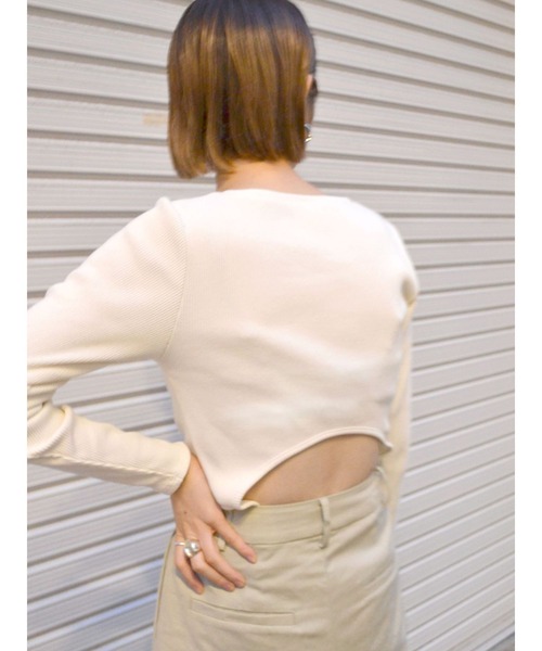 Ungrid（アングリッド）の「バックオープンフィットロングスリーブTee（Tシャツ/カットソー・レディース・ブラック/オフホワイト/ブルー・FREE）」の2枚目の写真