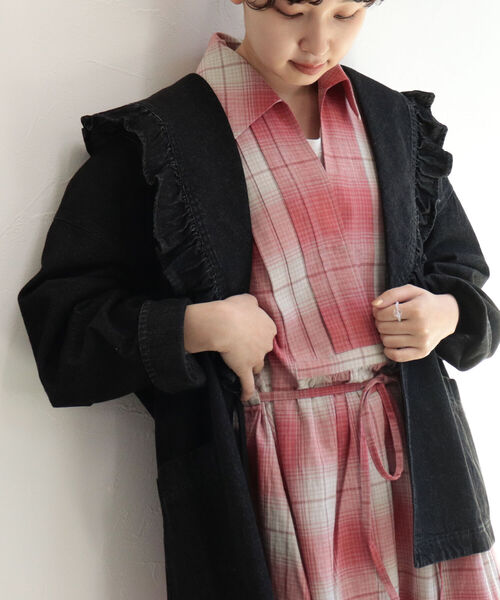fredy emue(フレディエミュ)の「フリルショールカラージャケット(ブルゾン・レディース・ブラック・38)」の11枚目の写真