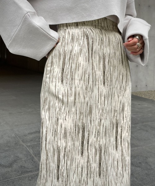 &g'aime（アンジェム）の「【&g’aime】アートペイントタイトスカート（スカート・レディース・チャコールグレー/ブルー・FREE）」の7枚目の写真