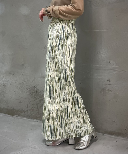 &g'aime（アンジェム）の「【&g’aime】アートペイントタイトスカート（スカート・レディース・チャコールグレー/ブルー・FREE）」の15枚目の写真