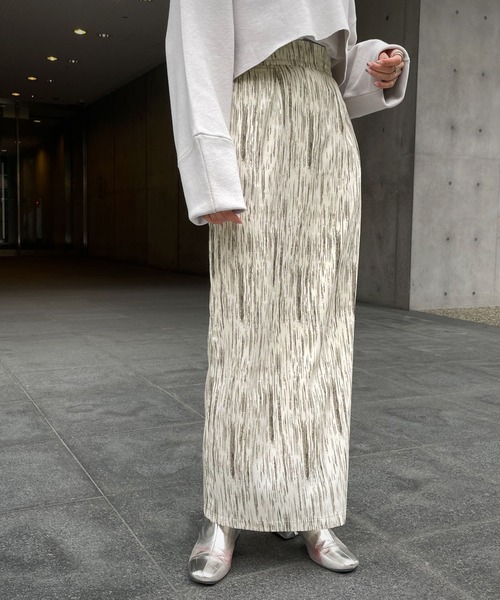 &g'aime（アンジェム）の「【&g’aime】アートペイントタイトスカート（スカート・レディース・チャコールグレー/ブルー・FREE）」の5枚目の写真