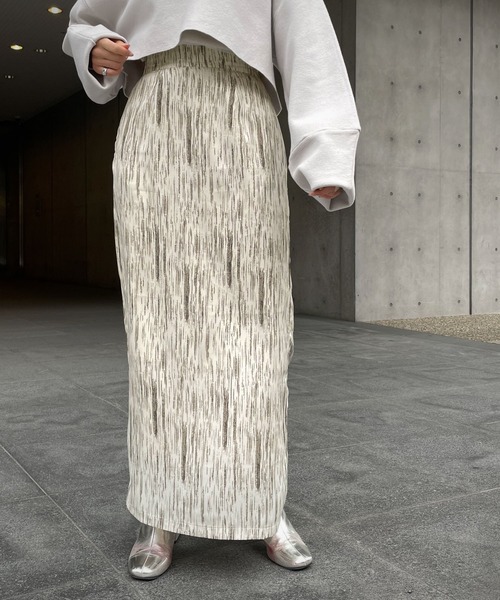 &g'aime（アンジェム）の「【&g’aime】アートペイントタイトスカート（スカート・レディース・チャコールグレー/ブルー・FREE）」の4枚目の写真