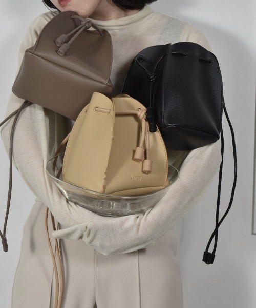 lawgy(ラウジー)の「mini chic purse bag(ハンドバッグ・レディース・ベージュ/グレイッシュベージュ/ブラック・FREE)」の1枚目の写真