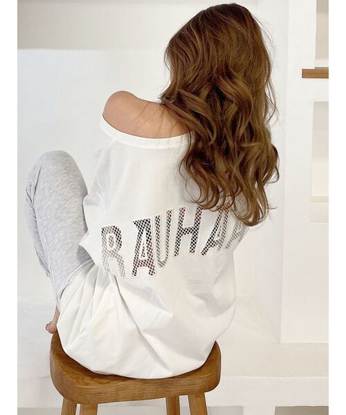 GYDA（ジェイダ）の「RAUHAAメッシュロゴVネックTシャツ（Tシャツ/カットソー・レディース・チャコールグレー/ベージュ/オフホワイト/ミント・FREE）」の2枚目の写真