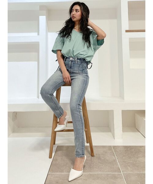 GYDA（ジェイダ）の「RAUHAAメッシュロゴVネックTシャツ（Tシャツ/カットソー・レディース・チャコールグレー/ベージュ/オフホワイト/ミント・FREE）」の5枚目の写真