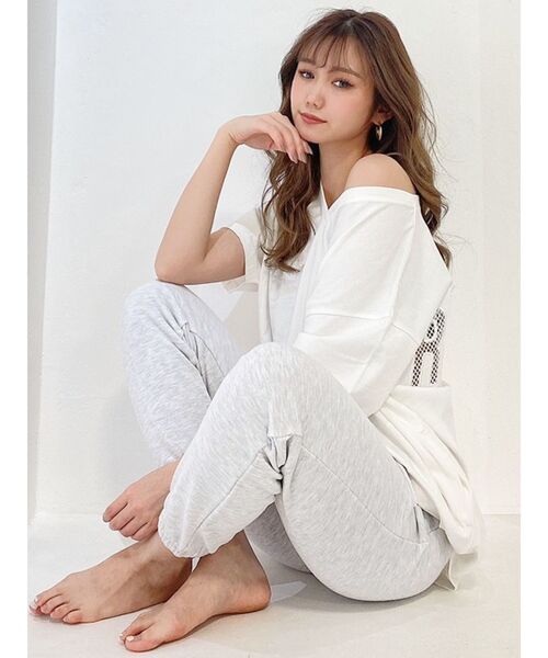 GYDA（ジェイダ）の「RAUHAAメッシュロゴVネックTシャツ（Tシャツ/カットソー・レディース・チャコールグレー/ベージュ/オフホワイト/ミント・FREE）」の10枚目の写真