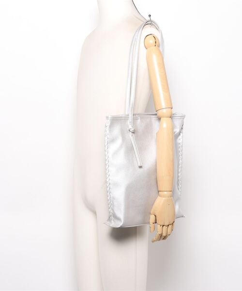 ehka sopo（エヘカソポ）の「かがりデザイントートバッグ（トートバッグ・レディース・ベージュ/シルバー/オフホワイト・ﾌﾘ-）」の7枚目の写真
