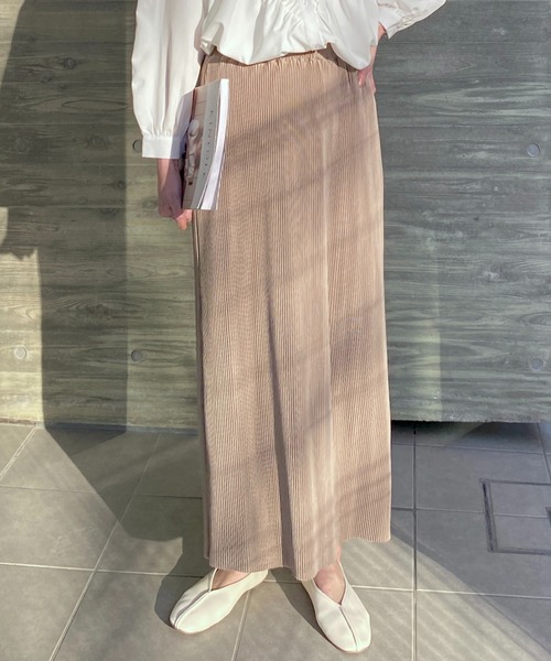 She's Closet（シーズクローゼット）の「【セルフカット対応】Iラインハイウエスト細プリーツロングスカート（スカート・レディース・ブラック/グレー/レッド/グリーン/グレイッシュベージュ/ピンク/パープル/オレンジ・FREE）」の3枚目の写真