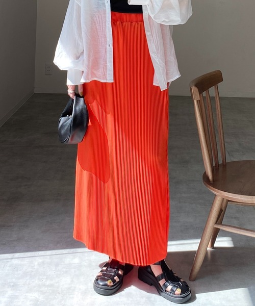 She's Closet（シーズクローゼット）の「【セルフカット対応】Iラインハイウエスト細プリーツロングスカート（スカート・レディース・ブラック/グレー/レッド/グリーン/グレイッシュベージュ/ピンク/パープル/オレンジ・FREE）」の8枚目の写真