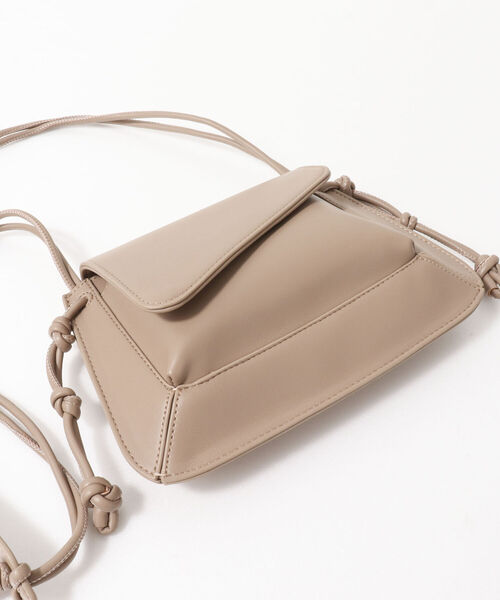 NOLLEY’S(ノーリーズ)の「【LE VERNIS/ルベルニ】◇【WEB限定】ソリッドボディショルダーバッグ(ショルダーバッグ・レディース・ラベンダー/ブラック/ベージュ・FREE)」の5枚目の写真