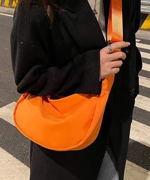 STYLEBLOCK(スタイルブロック)の「シンプルデザインショルダーバッグ(ショルダーバッグ・レディース・グリーン/ブルー/オフホワイト/オレンジ/ブラック・FREE)」の5枚目の写真