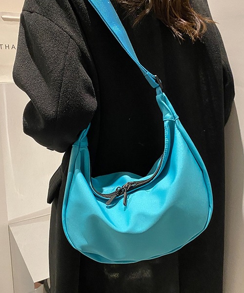 STYLEBLOCK(スタイルブロック)の「シンプルデザインショルダーバッグ(ショルダーバッグ・レディース・グリーン/ブルー/オフホワイト/オレンジ/ブラック・FREE)」の4枚目の写真