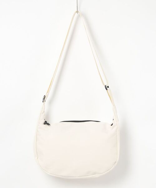 STYLEBLOCK(スタイルブロック)の「シンプルデザインショルダーバッグ(ショルダーバッグ・レディース・グリーン/ブルー/オフホワイト/オレンジ/ブラック・FREE)」の14枚目の写真