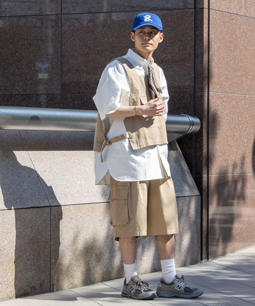 YUYA × BeAMS DOT(ユウヤバイビームスドット)の「YUYA × BeAMS DOT / インタック ハーフ カーゴショーツ(その他パンツ・メンズ・ブラック/ベージュ・MEDIUM/LARGE)」の4枚目の写真