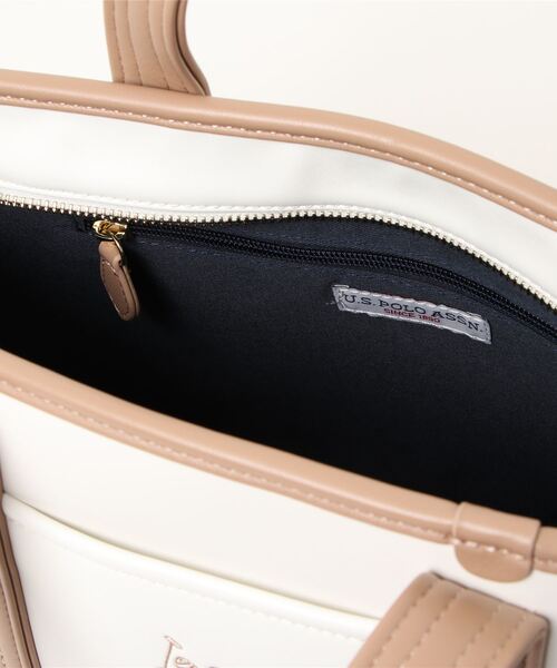 U.S. POLO ASSN.(ユーエスポロアッスン)の「【U.S. POLO ASSN.】 ユーエスポロアッスン Gateway トートバッグS USPA-2619(トートバッグ・レディース・ブラック/ホワイト系その他/ブルー系その他/ホワイト×ブラック/ホワイト×レッド/ブラック×ホワイト/ベージュ×ブラック/ネイビー×ホワイト/グレー系その他・FREE)」の12枚目の写真