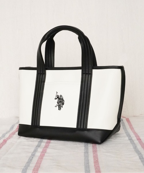 U.S. POLO ASSN.(ユーエスポロアッスン)の「【U.S. POLO ASSN.】 ユーエスポロアッスン Gateway トートバッグS USPA-2619(トートバッグ・レディース・ブラック/ホワイト系その他/ブルー系その他/ホワイト×ブラック/ホワイト×レッド/ブラック×ホワイト/ベージュ×ブラック/ネイビー×ホワイト/グレー系その他・FREE)」の3枚目の写真