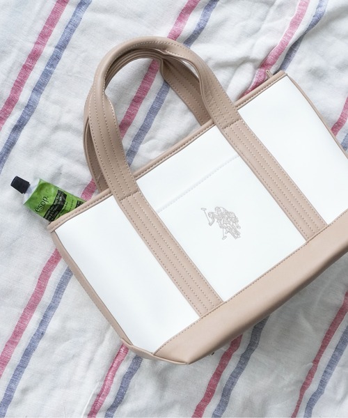 U.S. POLO ASSN.(ユーエスポロアッスン)の「【U.S. POLO ASSN.】 ユーエスポロアッスン Gateway トートバッグS USPA-2619(トートバッグ・レディース・ブラック/ホワイト系その他/ブルー系その他/ホワイト×ブラック/ホワイト×レッド/ブラック×ホワイト/ベージュ×ブラック/ネイビー×ホワイト/グレー系その他・FREE)」の4枚目の写真