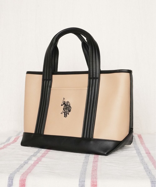 U.S. POLO ASSN.(ユーエスポロアッスン)の「【U.S. POLO ASSN.】 ユーエスポロアッスン Gateway トートバッグS USPA-2619(トートバッグ・レディース・ブラック/ホワイト系その他/ブルー系その他/ホワイト×ブラック/ホワイト×レッド/ブラック×ホワイト/ベージュ×ブラック/ネイビー×ホワイト/グレー系その他・FREE)」の7枚目の写真