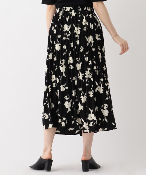 OPAQUE.CLIP（オペークドットクリップ）の「◆mosaicフラワープリント プリーツフレアスカート（スカート・レディース・ブルー系/ブラック系・40/38）」の5枚目の写真