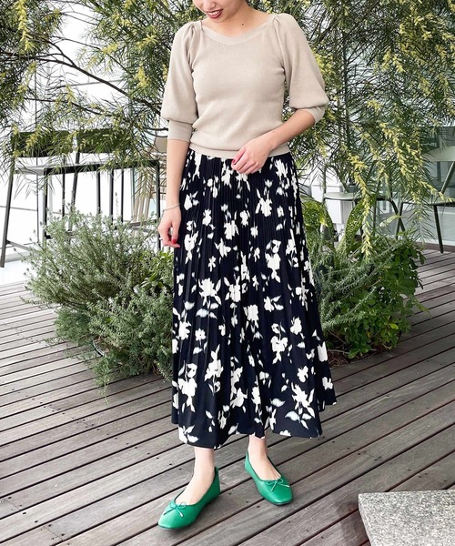 OPAQUE.CLIP（オペークドットクリップ）の「◆mosaicフラワープリント プリーツフレアスカート（スカート・レディース・ブルー系/ブラック系・40/38）」の11枚目の写真