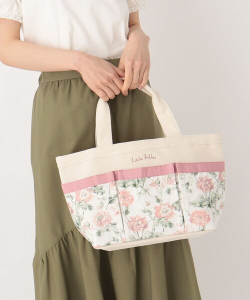 LAURA ASHLEY(ローラアシュレイ)の「ヘップワース柄 ガーデントートバッグ(トートバッグ・レディース・パープル系2/ピンク系5・00)」の16枚目の写真