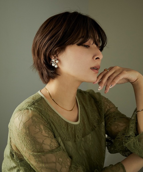 niana（ニアナ）の「ジャスマンパールイヤリング（イヤリング・レディース・ベージュ/シルバー・FREE）」の5枚目の写真