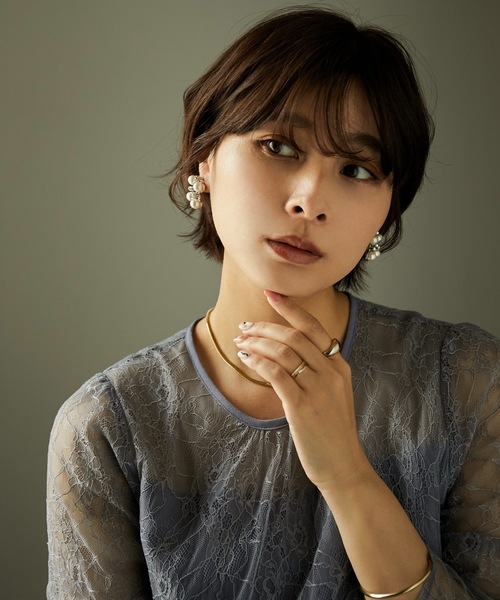 niana（ニアナ）の「ジャスマンパールイヤリング（イヤリング・レディース・ベージュ/シルバー・FREE）」の6枚目の写真