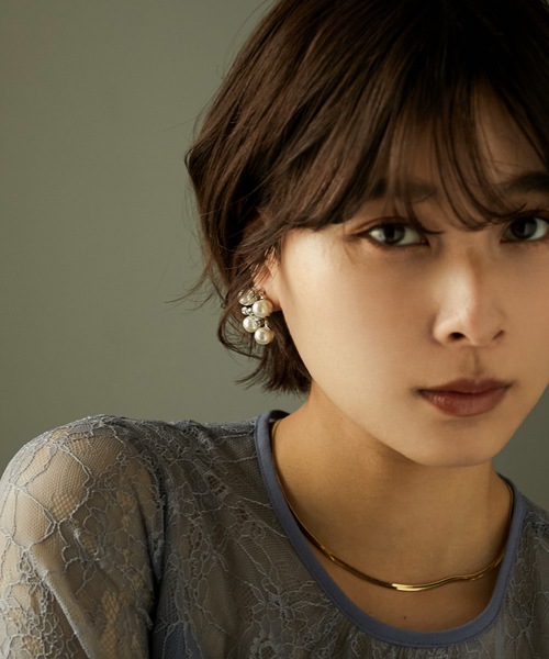 niana（ニアナ）の「ジャスマンパールイヤリング（イヤリング・レディース・ベージュ/シルバー・FREE）」の7枚目の写真