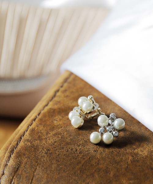 niana（ニアナ）の「ジャスマンパールイヤリング（イヤリング・レディース・ベージュ/シルバー・FREE）」の8枚目の写真