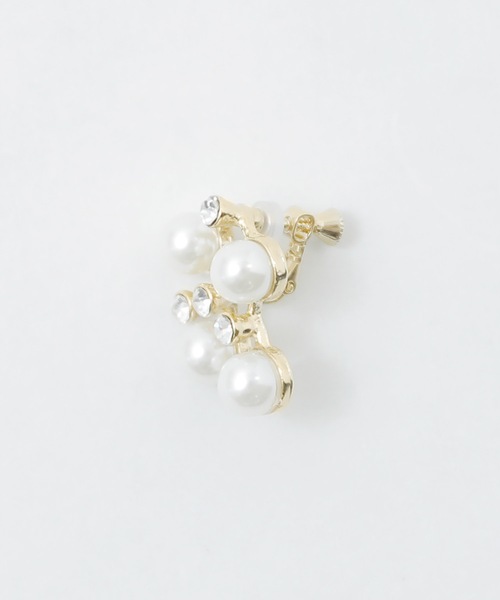 niana（ニアナ）の「ジャスマンパールイヤリング（イヤリング・レディース・ベージュ/シルバー・FREE）」の11枚目の写真