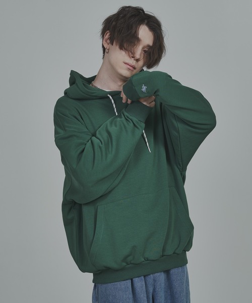 ADAMASTE(アダマスト)の「オーバーサイズカラーパーカー(パーカー・メンズ・ベージュ/パープル/マスタード/テラコッタ/グリーン/グレー/ブルー/ブラック・FREE)」の19枚目の写真