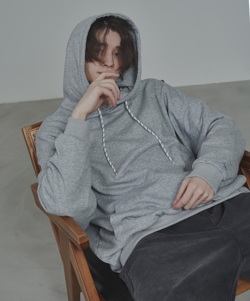 ADAMASTE(アダマスト)の「オーバーサイズカラーパーカー(パーカー・メンズ・ベージュ/パープル/マスタード/テラコッタ/グリーン/グレー/ブルー/ブラック・FREE)」の11枚目の写真