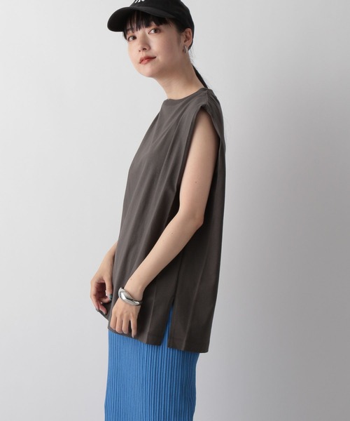 LOWRYS FARM(ローリーズファーム)の「ショルダースクエアノースリーブ 344671(Tシャツ/カットソー・レディース・チャコールグレー/ブラック/オフホワイト・FREE)」の4枚目の写真