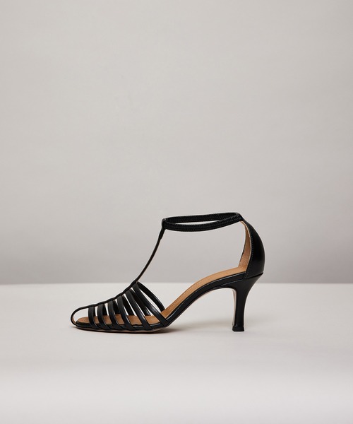 ROPE'（ロペ）の「ナローTストラップサンダル（サンダル・レディース・ブラック/ダークブラウン/オレンジ・36.5/37.5/35.5）」の2枚目の写真