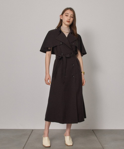 PUBLIC TOKYO(パブリックトウキョウ)の「ケープトレンチ・ジレ・ワンピース/ウォッシャブル(ワンピース・レディース・ブラウン/グリーン・FREE)」の4枚目の写真