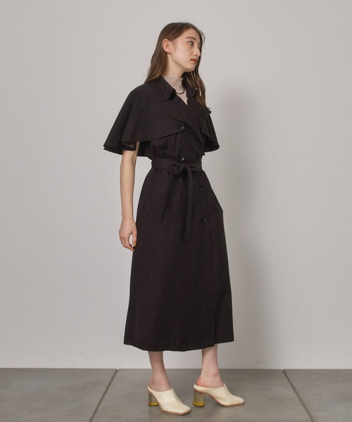 PUBLIC TOKYO(パブリックトウキョウ)の「ケープトレンチ・ジレ・ワンピース/ウォッシャブル(ワンピース・レディース・ブラウン/グリーン・FREE)」の5枚目の写真