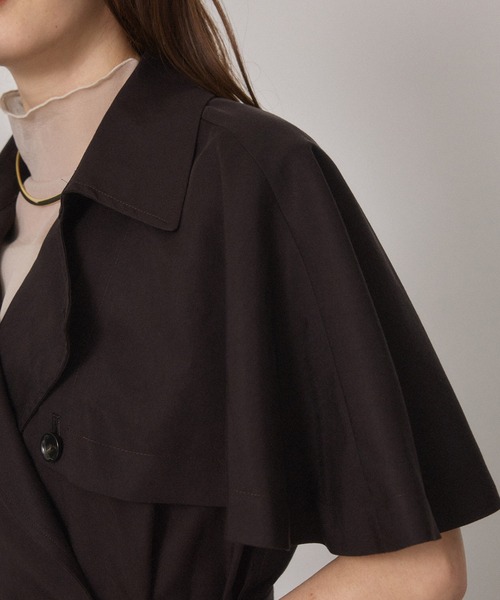 PUBLIC TOKYO(パブリックトウキョウ)の「ケープトレンチ・ジレ・ワンピース/ウォッシャブル(ワンピース・レディース・ブラウン/グリーン・FREE)」の8枚目の写真