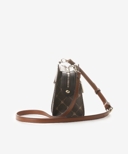 & chouette（アンドシュエット）の「モノグラム スポーティーラインショルダーバッグ（ショルダーバッグ・レディース・ダークブラウン/グレイッシュベージュ・FREE）」の8枚目の写真