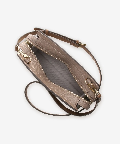 & chouette（アンドシュエット）の「モノグラム スポーティーラインショルダーバッグ（ショルダーバッグ・レディース・ダークブラウン/グレイッシュベージュ・FREE）」の17枚目の写真