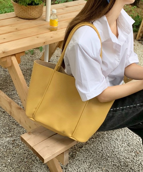 me+em select（ミームセレクト）の「【 ６色展開 】フェイクレザーカラートートバッグ【インナーポーチ付き】（トートバッグ・レディース・ブラック/ブラウン/ピンク/グリーン/アイボリー/イエロー系その他・FREE）」の20枚目の写真