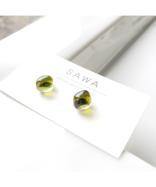 tone（トーン）の「【sawa】一粒ピアス(MA)（ピアス（両耳用）・レディース・スカイブルー/グレー/ターコイズブルー/ライム/ブルー/その他/クリア/ラベンダー/ピンク系その他/シャンパン/ブラウン/パープル系その他/パープル系その他2/パープル系その他3/ブルー系その他2/グリーン系その他/ブルー系その他/カーキ/ブルー系その他3/グリーン・FREE）」の4枚目の写真