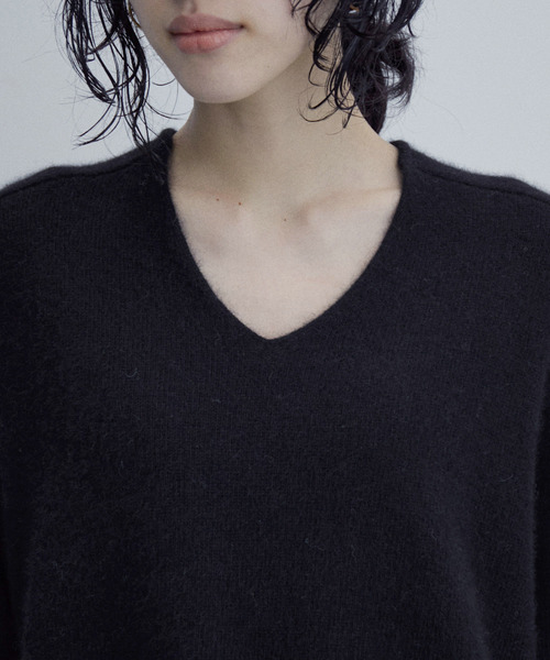 ADAM ET ROPE'（アダムエロペ）の「ファーニットプルオーバー（ニット/セーター・レディース・ブルー/ホワイト/ブラック/クリーム・FREE）」の22枚目の写真