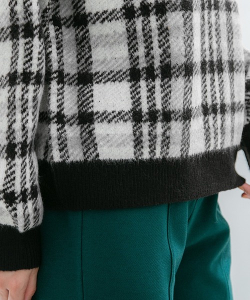 Honeys（ハニーズ）の「チェック柄ニット（ニット/セーター・レディース・パープル系その他/ブラック系その他/グレー系その他/グリーン系その他・M/L/S/LL）」の12枚目の写真