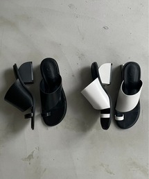 アーチカットデザイントングサンダル