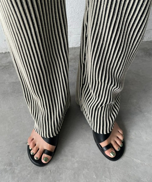 AIC.（エーアイシー）の「アーチカットデザイントングサンダル（サンダル・レディース・ブラック/オフホワイト・SMALL/MEDIUM/LARGE）」の9枚目の写真