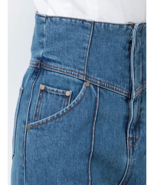LAGUNAMOON(ラグナムーン)の「ハイウエストピンタックデニムパンツ(デニムパンツ・レディース・ブルー/インディゴブルー・SMALL/MEDIUM)」の3枚目の写真